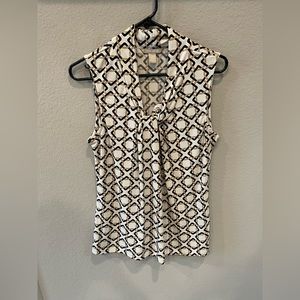 EUC Banana Republic Medium tank top with knot v neck. Cream with black and gold